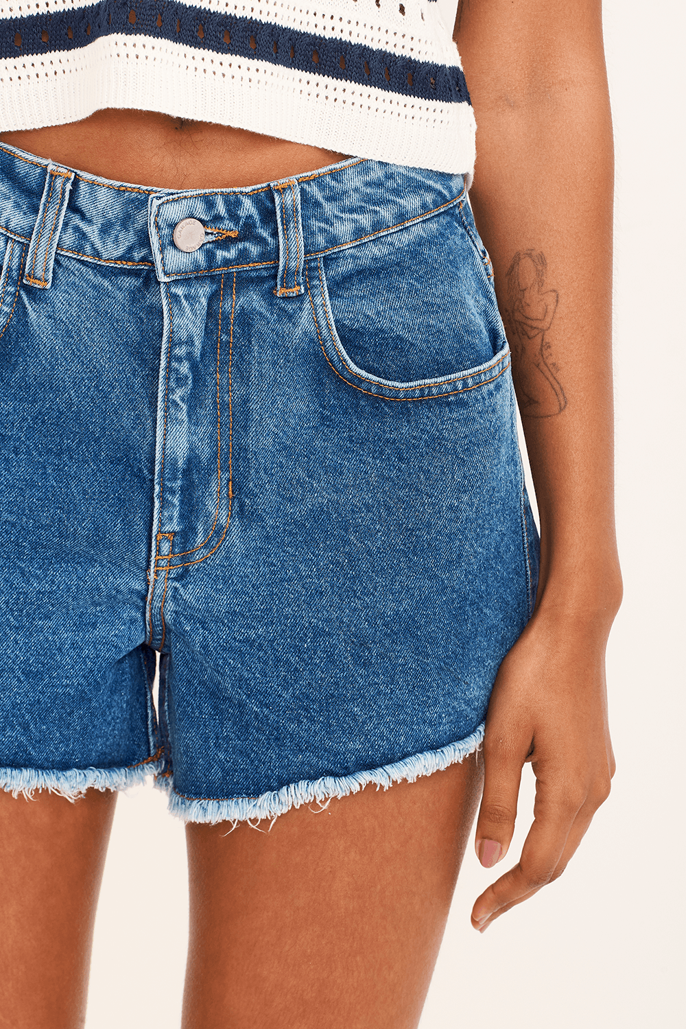 short jeans costuras perna - Garage Rio
